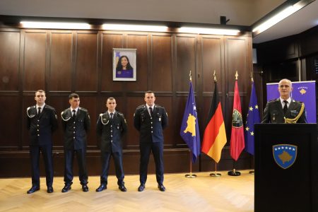Katër kadetë të FSK-së përfundojnë Akademinë Ushtarake në Gjermani
