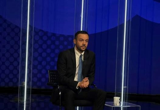 Arian Tahiri dedikim votuesve të tij  Faleminderit që më keni dhënë mbështetje  besim dhe forcë në çdo hap