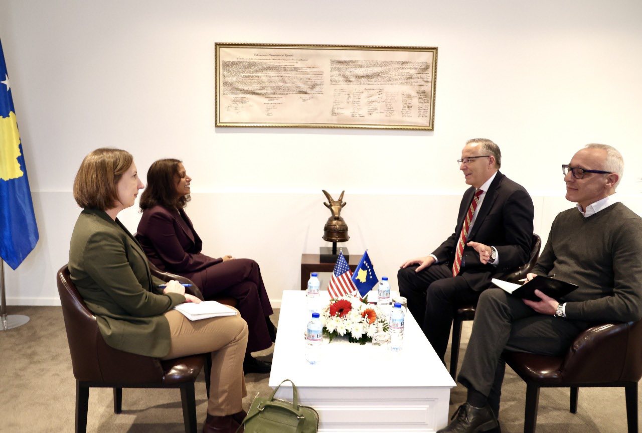 Amerikanët i shkojnë në zyrë Bedri Hamzës  ja çka biseduan