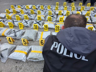 Një muaj paraburgim personit që iu gjetën 120 kilogramë marihuanë