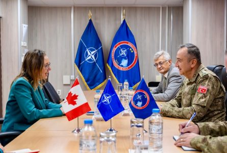 Ambasadorja kanadeze pritet në KFOR, bisedohet rreth situatës së sigurisë