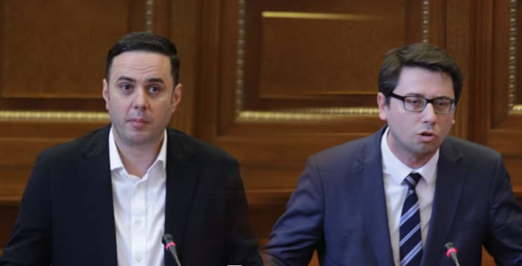 Murati kapet me Abdixhikun pasi s’ia mbajtën “zhagun”: Betejën politike e bëni në kurriz të qytetarëve