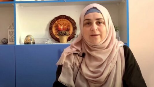 Teologia virale rikthehet, por shfaqet pa mbulesë dhe me emër të ri