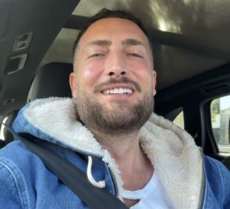 Alaudin Hamiti e tepron: Bën botox në fytyrë, por i del nga ‘binarët’