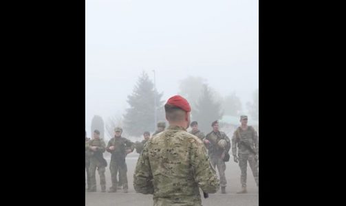 KFOR: Ushtarët mbajtën garën sportive ushtarake – përfshirë edhe hedhjen e granatave