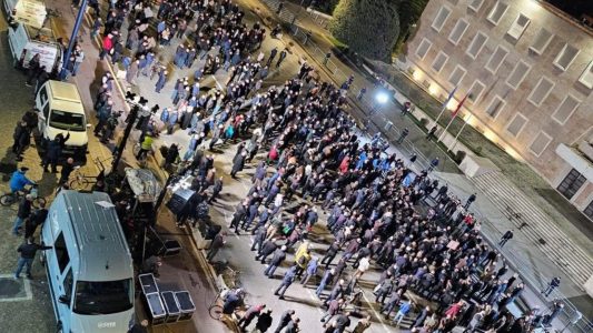 Shqipëri: Protesta e PD para Kryeministrisë nuk “ndez”, dalin pak mbështetës