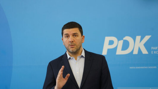 Memli Krasniqi: PDK u konfirmua si partia më e votuar në Kosovë, Arian Tahiri ishte vetëm përballë tërë aparatit shtetëror