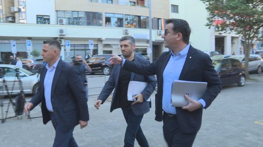 Kushtetuesja e ktheu në detyrë, Veliaj lëshon urdhrin e parë