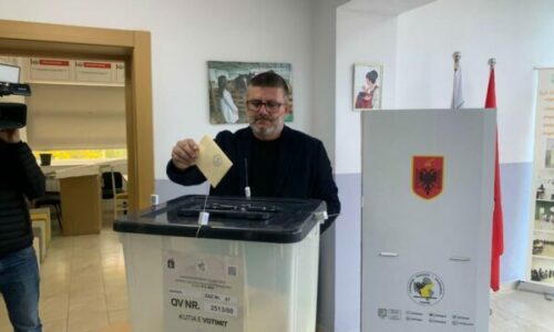 Pjesëmarrje e ulët në zgjedhjet e pjesshme lokale në Shqipëri