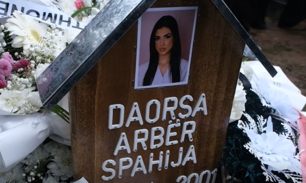 Varroset në vendlindje studentja nga Gjakova që vdiq para dy ditësh në Tetovë