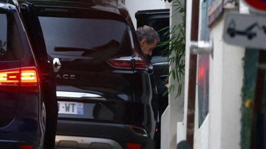 Pas tri javësh në burg, lirohet ish-presidenti francez