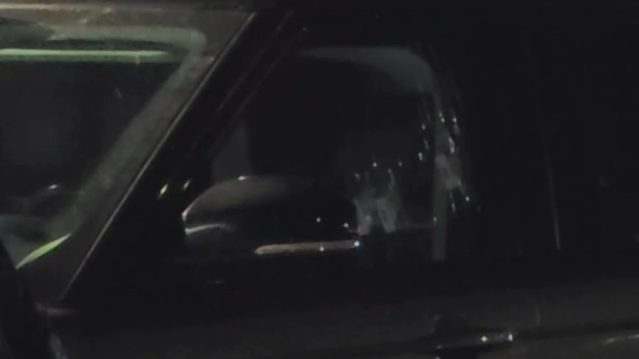 Detaje  Biznesmeni u qëllua me tre plumba kur u fut në makinë