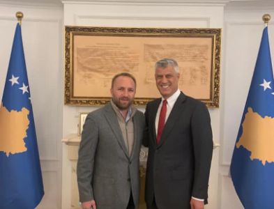 Thaçi e telefonon Abelard Tahirin: Me zërin e tij, na jep kurajo në angazhimin tonë