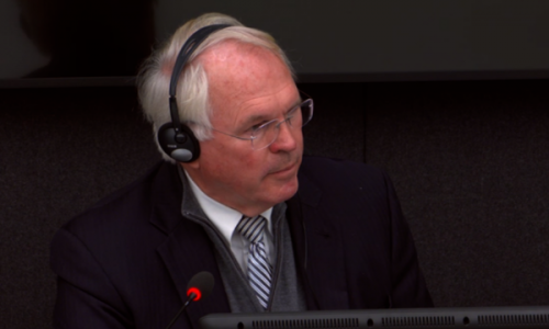 Hill vazhdon sot dëshminë, iu përgjigjet gjykatësve