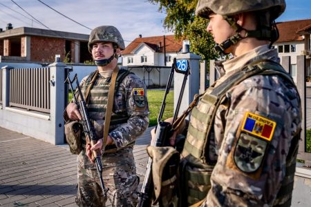 Ushtarët moldavë të KFOR-it patrulluan në rajonin e Gjakovës