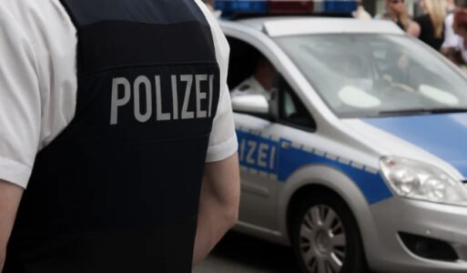 Tronditet Gjermania: Një grua bashkë me dy fëmijët e saj u gjetën të vdekur në banesë