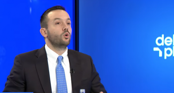 Parregullsitë në votat në Mitrovicë, deklarohet Arian Tahiri: Procesi zgjedhor s’ka integritet