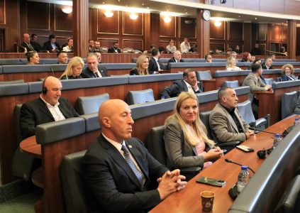 AAK nuk merr pjesë në seancën e orës 11:00 – s’ka votë për Konjufcën kryeministër