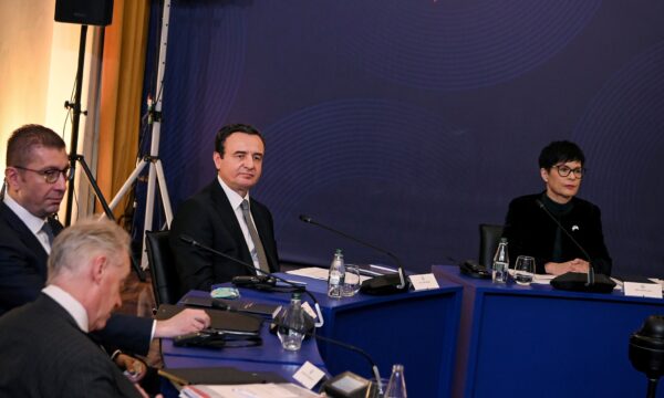 Kurti me gjuhë të  ashpër  para zyrtarëve të BE së në Tiranë  Hera e fundit që do të flas për masat  duhet te hiqen