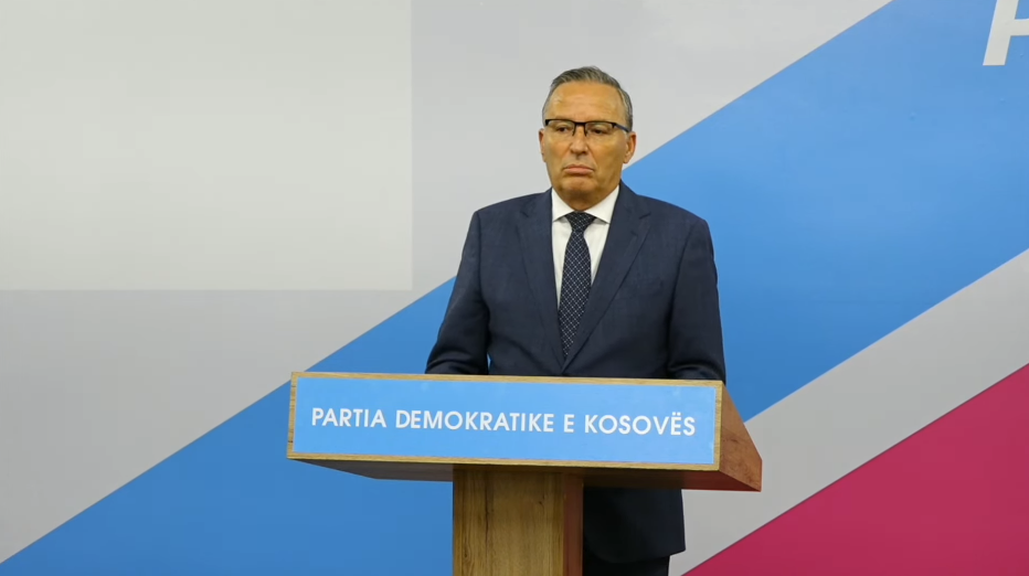 Bedri Hamza  S ka vendim brenda PDK së për përjashtim të Ramiz Lladrovcit  jam i bindur që do të vazhdojmë bashkë