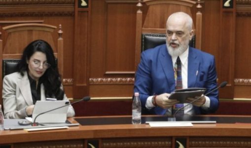 Pezullimi i Ballukut, Qeveria i drejtohet Gjykatës Kushtetuese