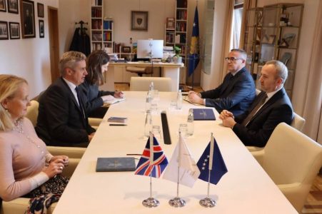 Hargreaves: Pas 28 dhjetorit, partitë e deputetët të veprojnë në përputhje me frymën e Kushtetutës