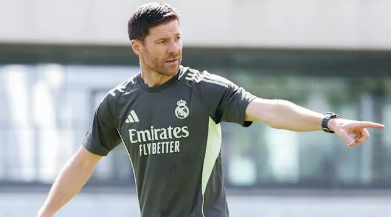 Pakënaqësitë e lojtarëve  Real Madrid vendos në lidhje me Alonson