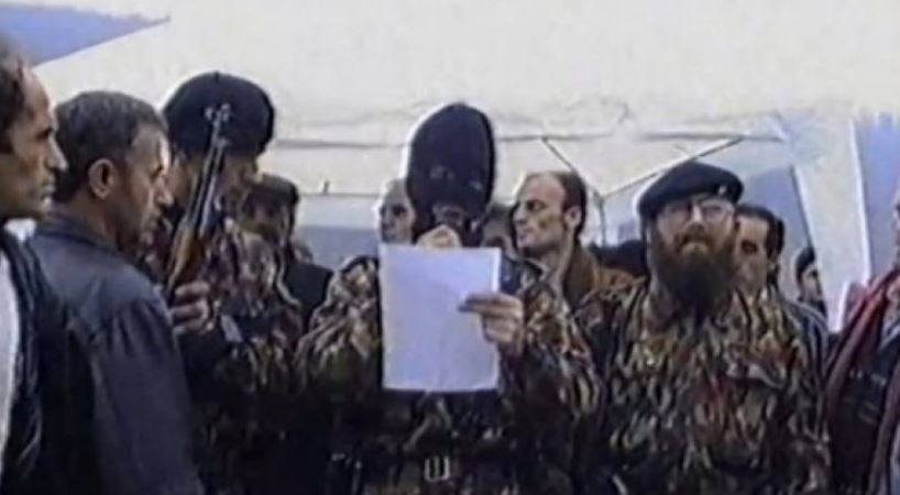 28 vjet nga dalja publike e UÇK së në skenë