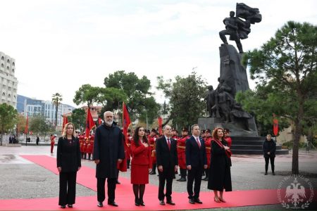 113-vjetori i Pavarësisë së Shqipërisë, ngritet flamuri në Vlorë