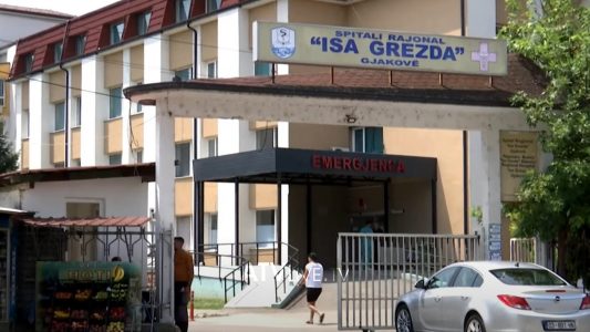 Spitali i Gjakovës reagon pas akuzave: Pacientja që vdiq dje ishte qe tre vjet në gjendje komatoze