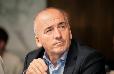 A do të kandidojë për deputet Gazmend Muhaxheri?