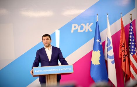ZYRTARE: Pas 5 viteve, Memli Krasniqi jep dorëheqje nga PDK’së
