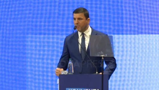 Krasniqi në konventë: Prej pesë vitesh Kosova është në krizë, institucionet janë degraduar