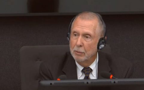 Ish-këshilltari i Wesley Clark përfundon dëshminë në Hagë