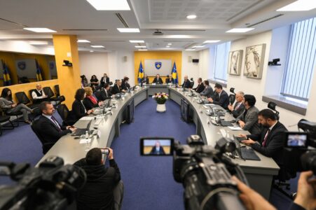 Dyshohet për dëm 3 milionë euro: Aktakuza e radhës për kabinetin e Kurtit – Krejt çka u tha