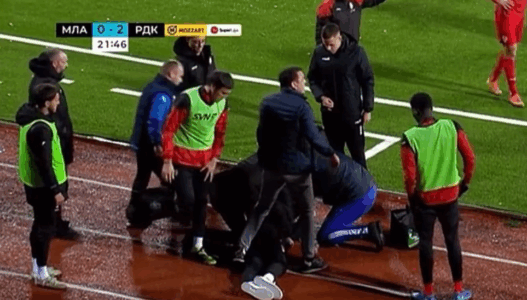 Po drejtonte skuadrën kundër Mlladostit, ndërron jetë në fushë trajneri serb