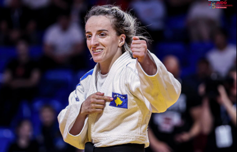 Në festën e Flamurit Kombëtar, Distria Krasniqi i sjell Kosovës një tjetër medalje