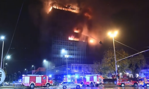 Zjarr në qendër të Zagrebit, digjet “Kulla e Çokollatës”