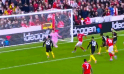 Dy gola për dy minuta, Nottinghami e përmbys Man Utd