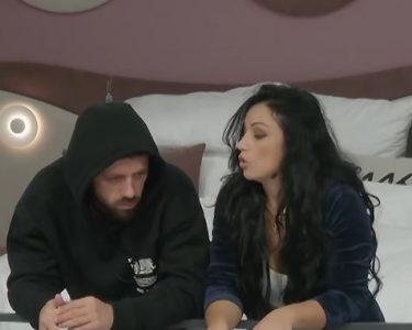 “Të gjitha i ke të qaraveshta”, Shkurta me ankesa për banorët