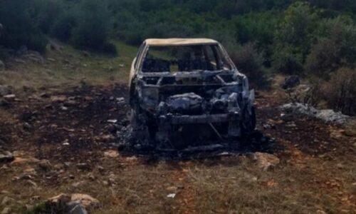 Punëtori shqiptar u gjet i lidhur dhe i djegur në pjesën e pasme të makinës, policia greke nis hetimet