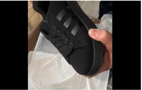 Sekuestrohen 570 palë këpucë sportive “Adidas” të dyshuara si të falsifikuara (VIDEO)