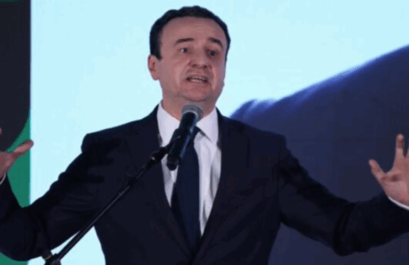 Kurtit vazhdon t’i pengojnë koalicionet, i thotë disa fjalë nga Mitrovica edhe për Hykmete Bajramin