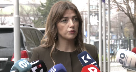 Haxhiu i lutet ish-partive opozitare: Thërrisni mendjes, votone Glauk Konjufcën