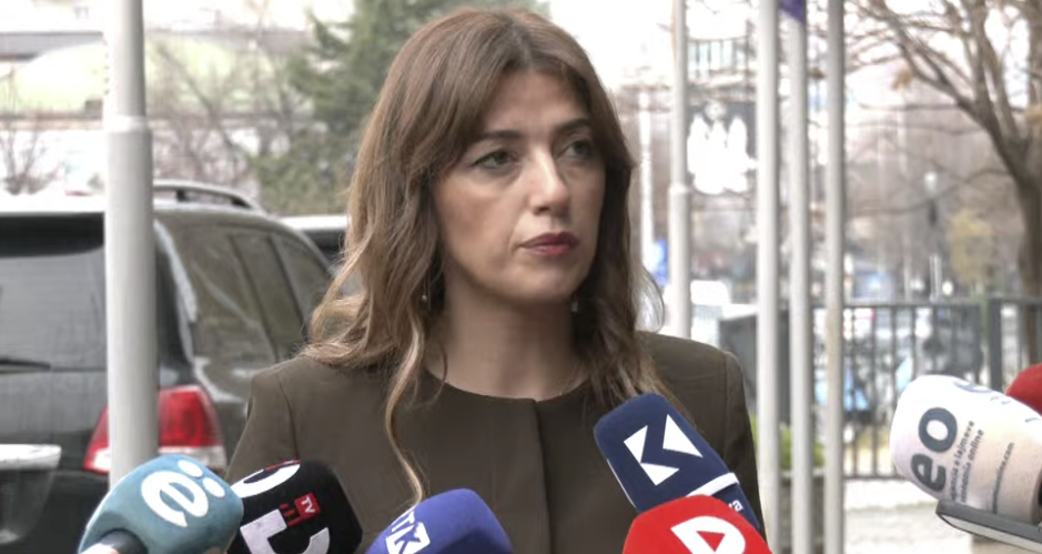 Haxhiu i lutet ish partive opozitare  Thërrisni mendjes  votone Glauk Konjufcën