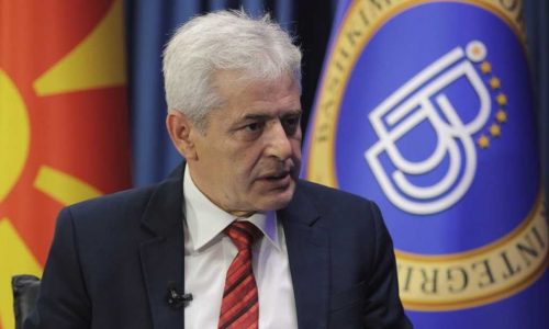 Ali Ahmeti uron Bedri Hamzën: PDK është shtetformuese dhe trashëguese e UÇK-së