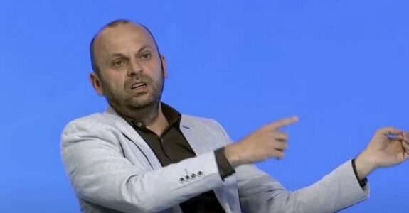 Mushkolaj: Çdo veprim i Kurtit lidhet edhe me fatin e presidentes pas mandatit