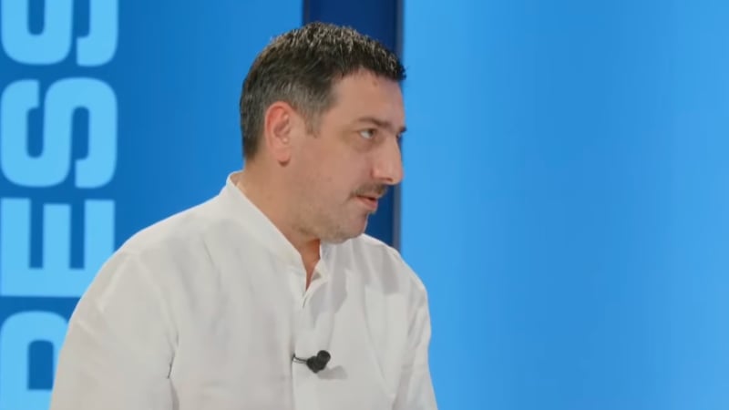 Syla  VV po i shtyn zgjedhjet se po tutet me hy  Osmani është bërë  sekretareshë  e Kurtit