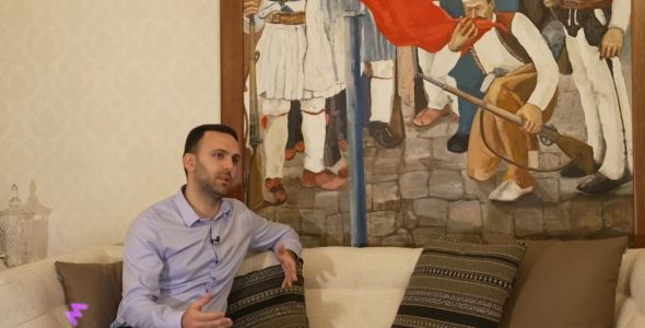 “Pata nevojë ta kem afër kur u bëra baba për herë të parë”, përmallohet djali i Jakup Krasniqit