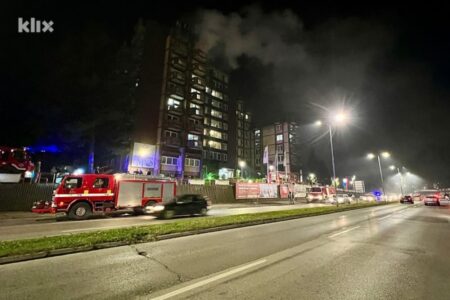 Tragjedi në Tuzlë: 9 persona humbin jetën në një zjarr në Shtëpinë e Pensionistëve